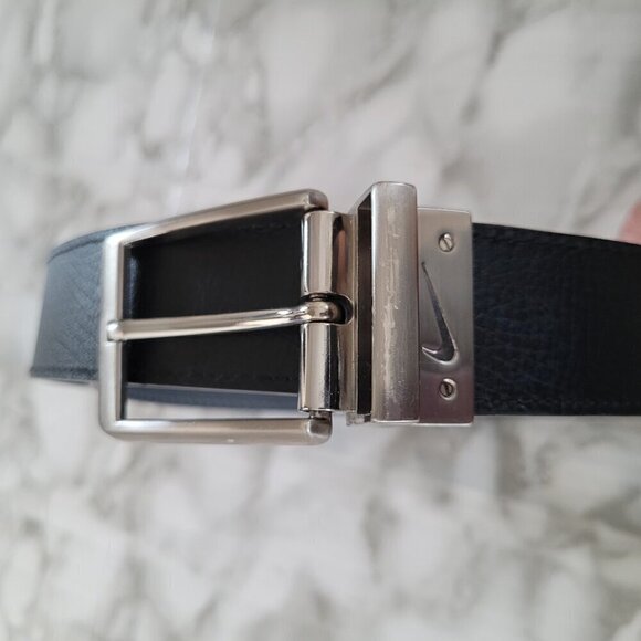 Nike Core Reversible Leather Belt Black & Gray Nickel Buckle - Picture 4 of 6